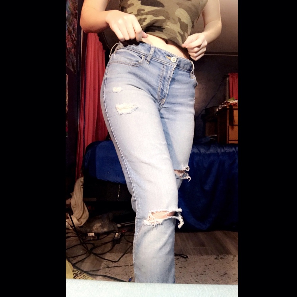 Hollister distressed jeans